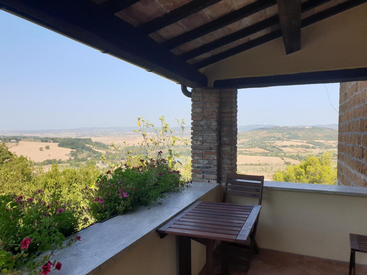 Le Querciolaie Monte Cavallo - Upper Apartment Saturnia Bagian luar foto